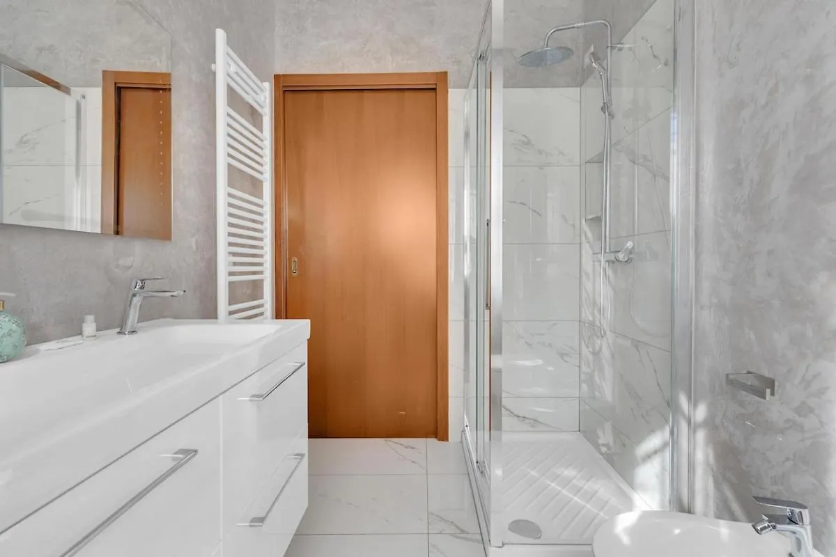 Sirmione - Jacuzzi, Garden & Bbq Apartman